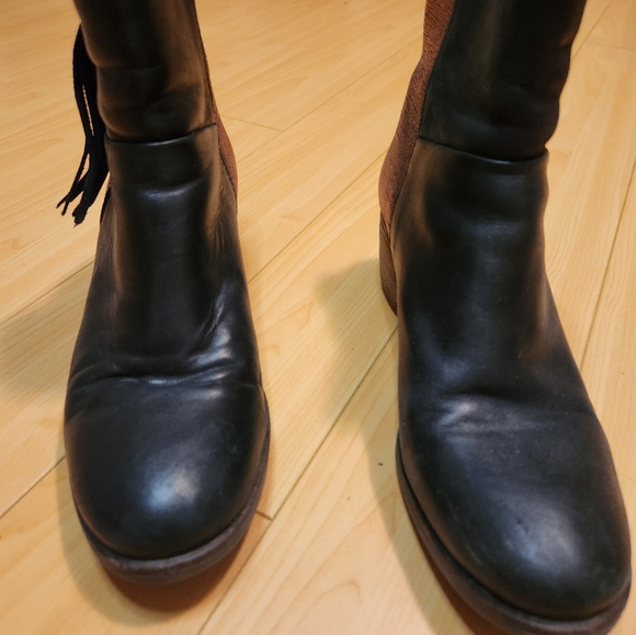 Black and burgundy ankle boots - Picture 2 of 5
